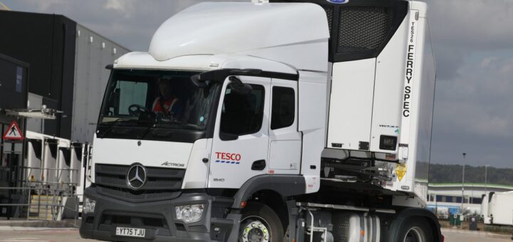 Tesco deploys ultra-low-GWP cooling on five trailers